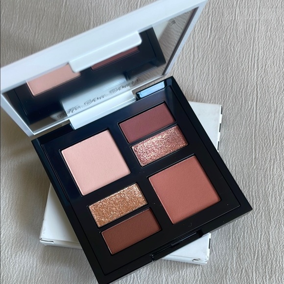 Gxve-Eye See in Color multi dimensional eyeshadow palette- MAKE ME LIKE YOU - Picture 1 of 4